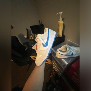 size 10.5 men’s, dunk low!